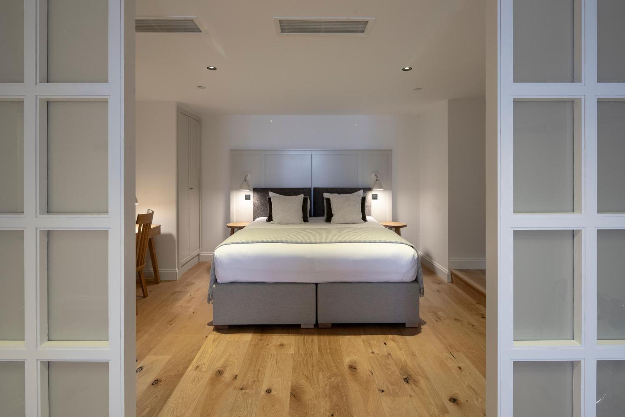 Aparthotel Cheval Old Town Chambers 5*